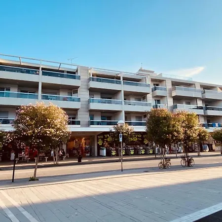Comfy 200m From The Sea Apartment *