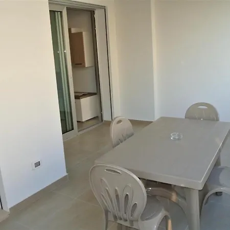 Comfy 200m From The Sea Apartment *