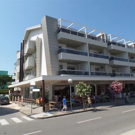 Comfy 200m From The Sea