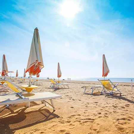 Comfy 200m From The Sea Apartment *